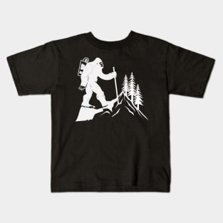 Funny Bigfoot Hiking, Sasquatch Hiker, Cryptid Meme Kids T-Shirt